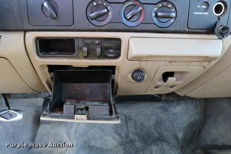 image for item DD0086 2006 Ford F250 Super Duty pickup truck