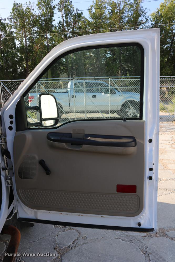image for item DD0086 2006 Ford F250 Super Duty pickup truck
