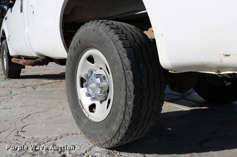 image for item DD0086 2006 Ford F250 Super Duty pickup truck