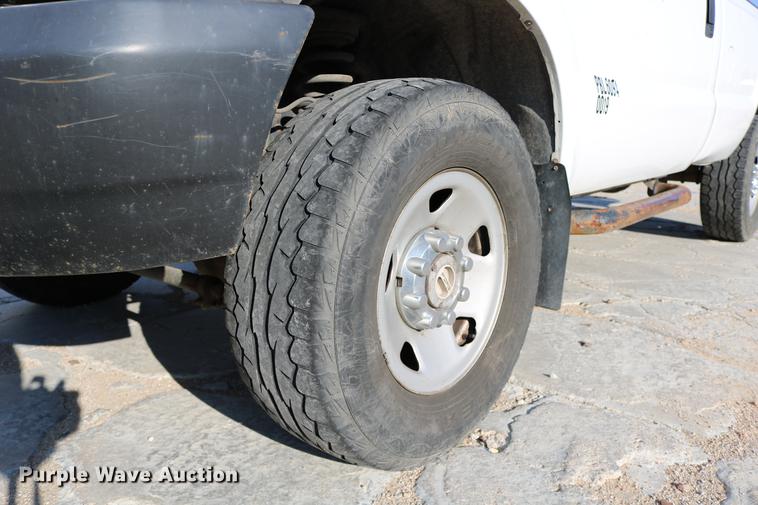 image for item DD0086 2006 Ford F250 Super Duty pickup truck