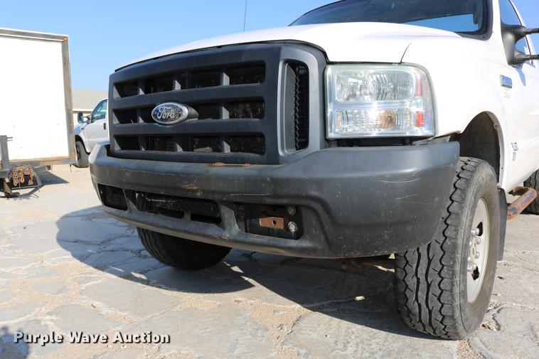 image for item DD0086 2006 Ford F250 Super Duty pickup truck