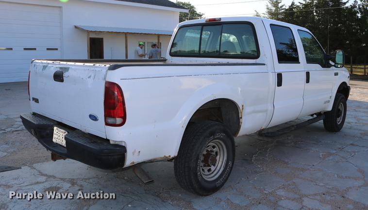 image for item DD0087 2001 Ford F250 Super Duty Crew Cab pickup truck