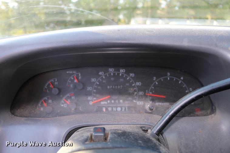 image for item DD0087 2001 Ford F250 Super Duty Crew Cab pickup truck