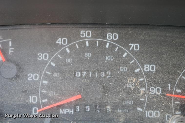 image for item DD0087 2001 Ford F250 Super Duty Crew Cab pickup truck