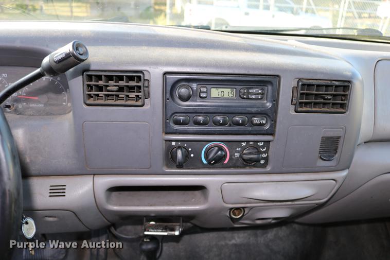 image for item DD0087 2001 Ford F250 Super Duty Crew Cab pickup truck