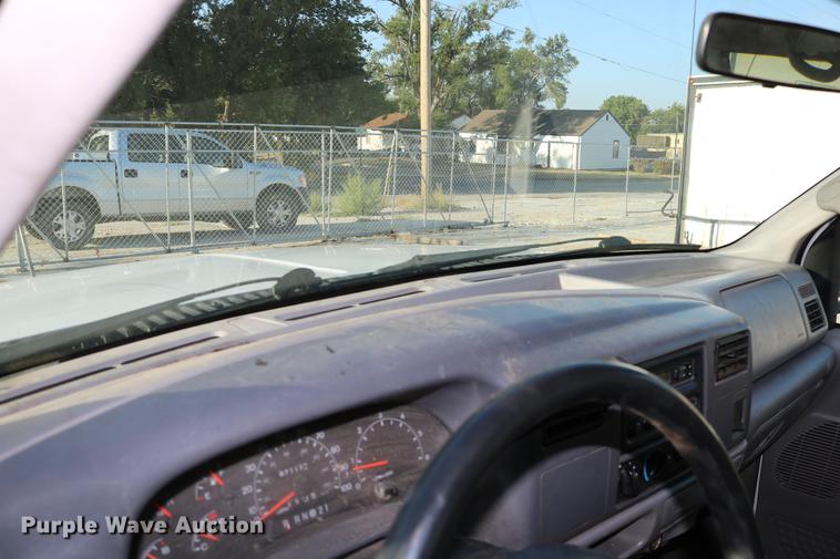 image for item DD0087 2001 Ford F250 Super Duty Crew Cab pickup truck