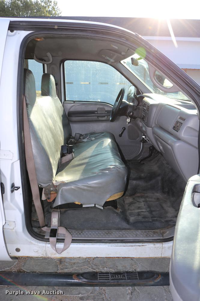 image for item DD0087 2001 Ford F250 Super Duty Crew Cab pickup truck