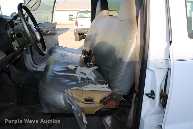 image for item DD0087 2001 Ford F250 Super Duty Crew Cab pickup truck