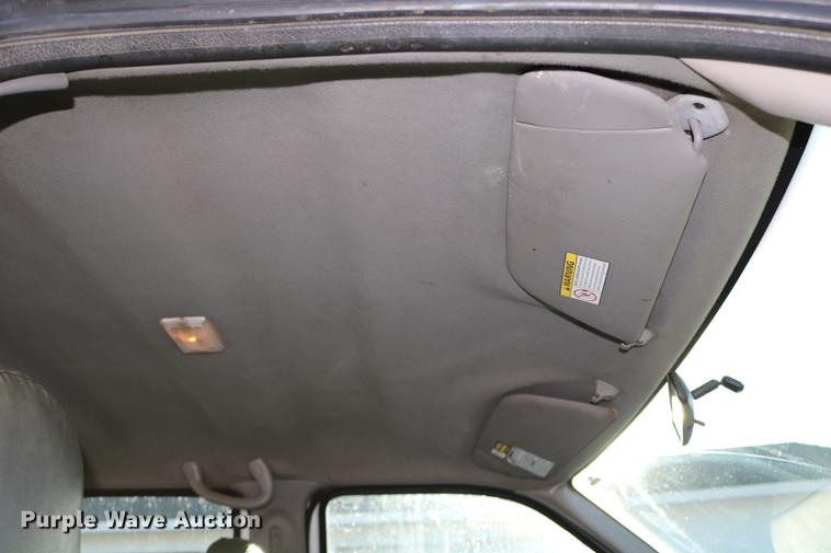 image for item DD0087 2001 Ford F250 Super Duty Crew Cab pickup truck