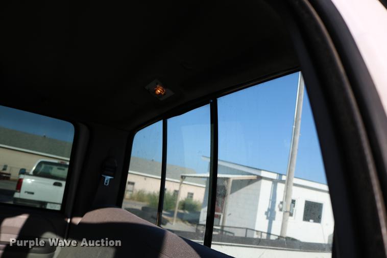 image for item DD0087 2001 Ford F250 Super Duty Crew Cab pickup truck