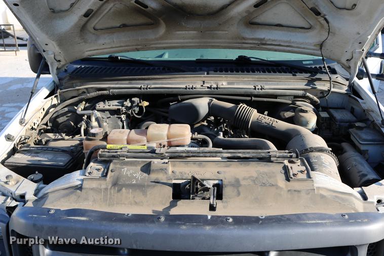 image for item DD0087 2001 Ford F250 Super Duty Crew Cab pickup truck