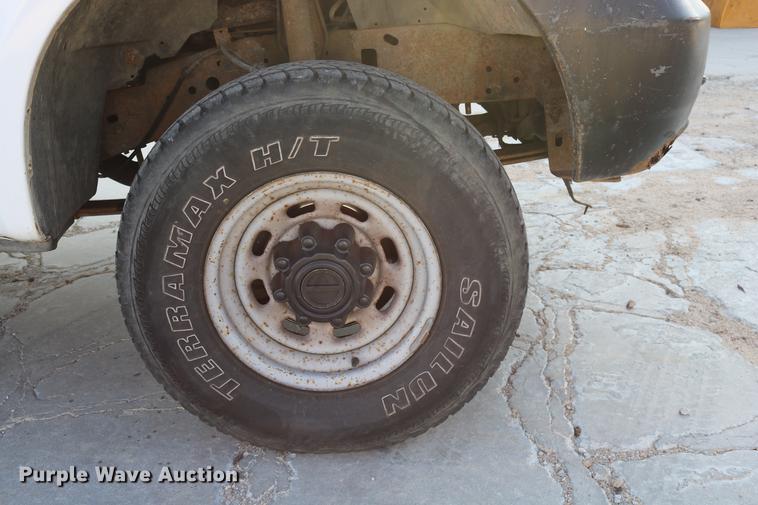 image for item DD0087 2001 Ford F250 Super Duty Crew Cab pickup truck