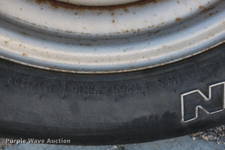 image for item DD0087 2001 Ford F250 Super Duty Crew Cab pickup truck