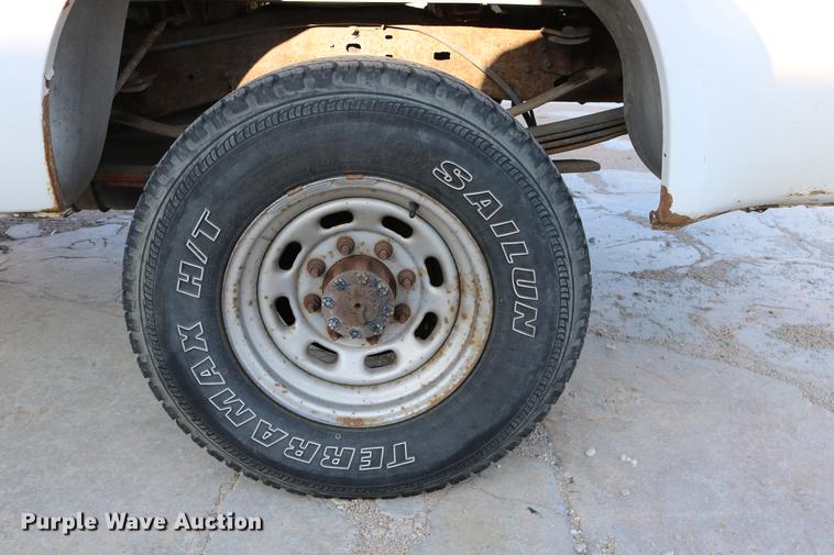 image for item DD0087 2001 Ford F250 Super Duty Crew Cab pickup truck