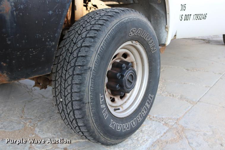 image for item DD0087 2001 Ford F250 Super Duty Crew Cab pickup truck