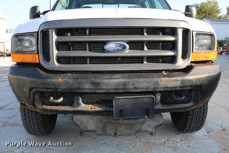 image for item DD0087 2001 Ford F250 Super Duty Crew Cab pickup truck