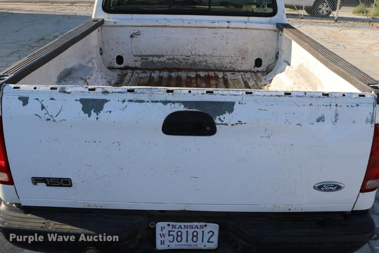 image for item DD0087 2001 Ford F250 Super Duty Crew Cab pickup truck