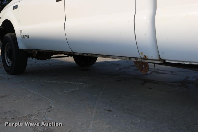 image for item DD0087 2001 Ford F250 Super Duty Crew Cab pickup truck