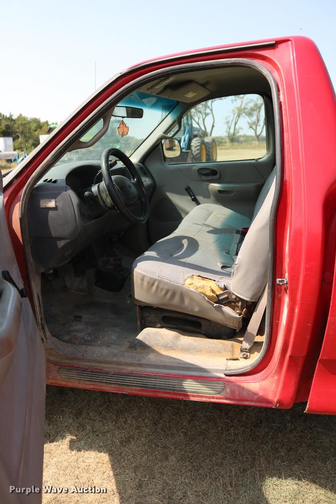 image for item DD0164 2000 Ford F150 pickup truck