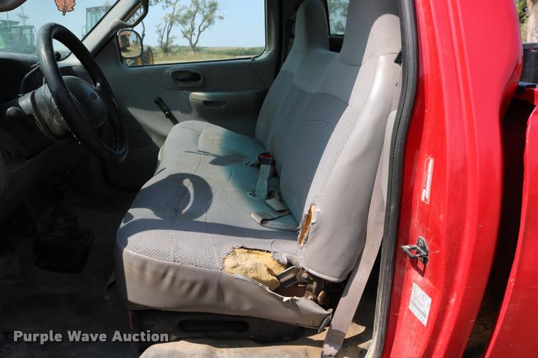 image for item DD0164 2000 Ford F150 pickup truck