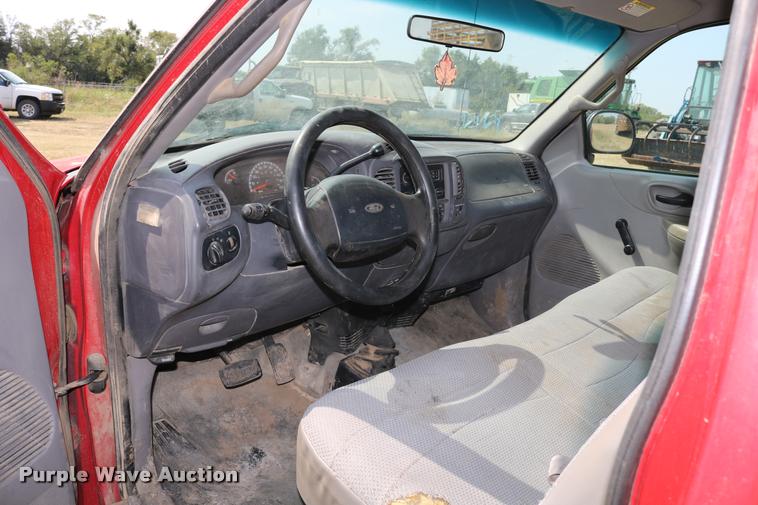 image for item DD0164 2000 Ford F150 pickup truck