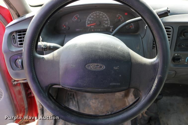 image for item DD0164 2000 Ford F150 pickup truck