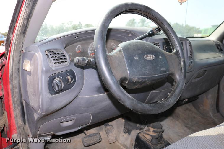 image for item DD0164 2000 Ford F150 pickup truck