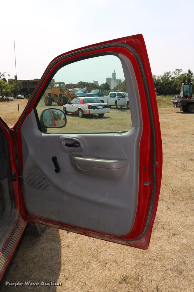 image for item DD0164 2000 Ford F150 pickup truck