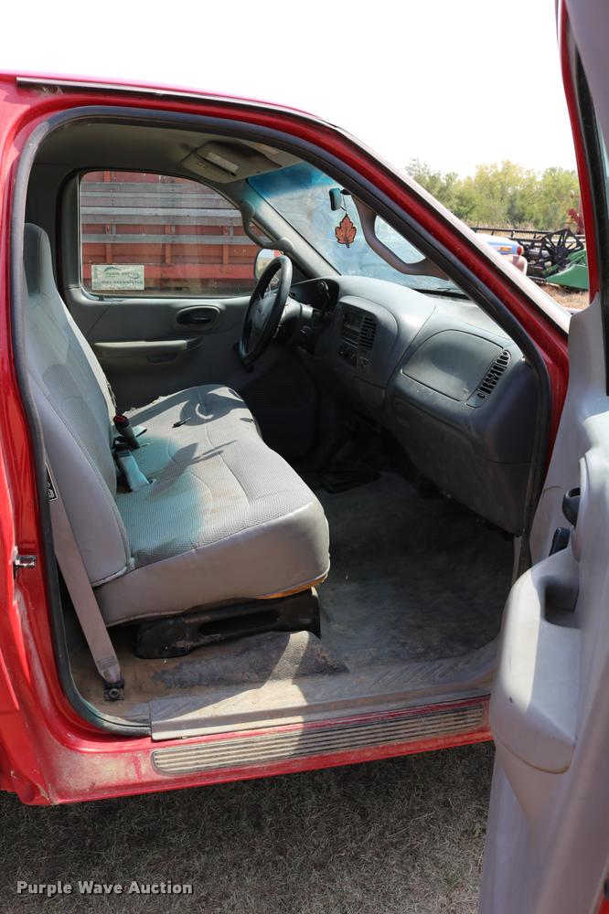 image for item DD0164 2000 Ford F150 pickup truck