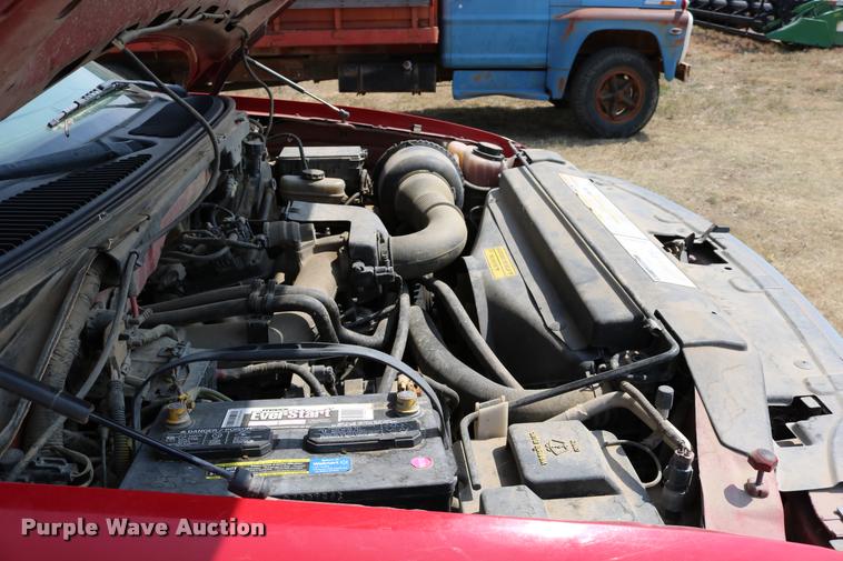 image for item DD0164 2000 Ford F150 pickup truck