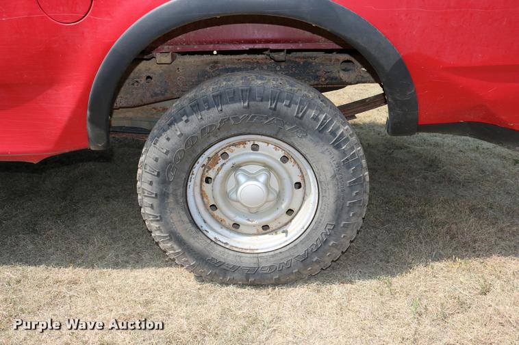 image for item DD0164 2000 Ford F150 pickup truck