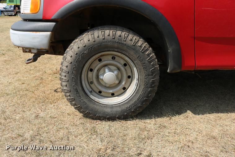 image for item DD0164 2000 Ford F150 pickup truck