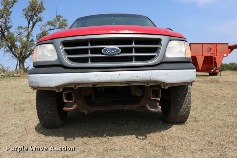 image for item DD0164 2000 Ford F150 pickup truck