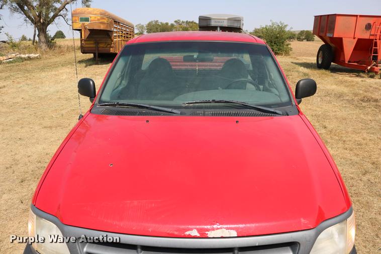 image for item DD0164 2000 Ford F150 pickup truck