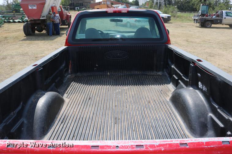 image for item DD0164 2000 Ford F150 pickup truck