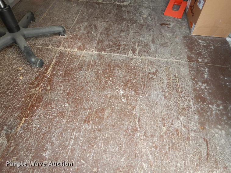 image for item DD0770 2004 APL Conex storage container