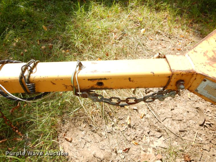 image for item DD0831 2003 Vermeer BC625A wood chipper