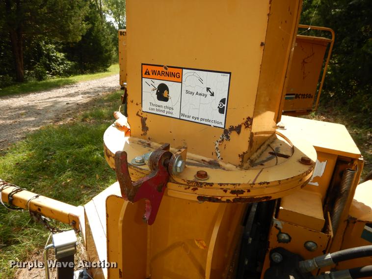 image for item DD0831 2003 Vermeer BC625A wood chipper