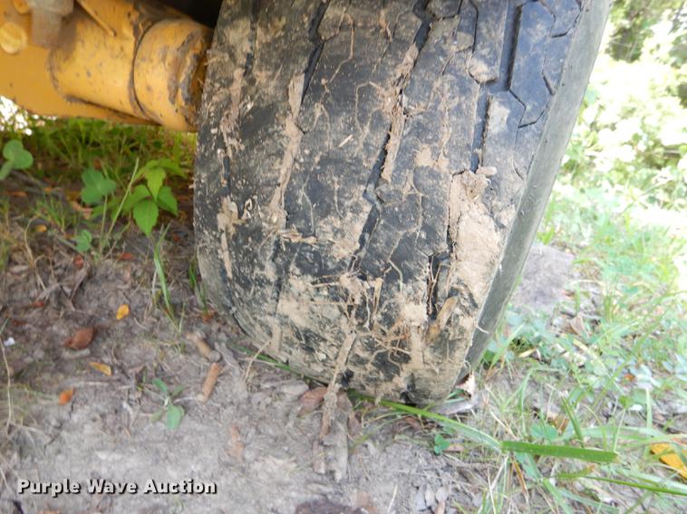 image for item DD0831 2003 Vermeer BC625A wood chipper