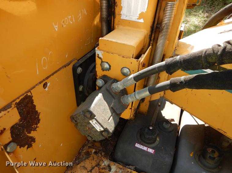 image for item DD0831 2003 Vermeer BC625A wood chipper