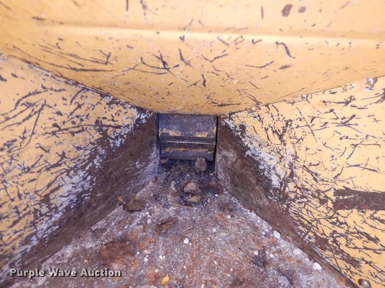 image for item DD0831 2003 Vermeer BC625A wood chipper