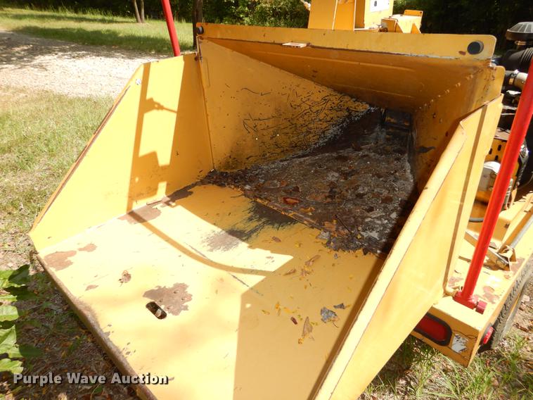 image for item DD0831 2003 Vermeer BC625A wood chipper
