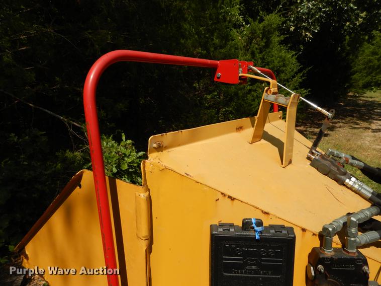 image for item DD0831 2003 Vermeer BC625A wood chipper