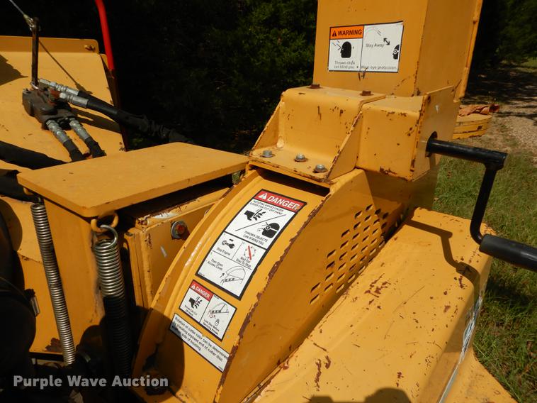 image for item DD0831 2003 Vermeer BC625A wood chipper