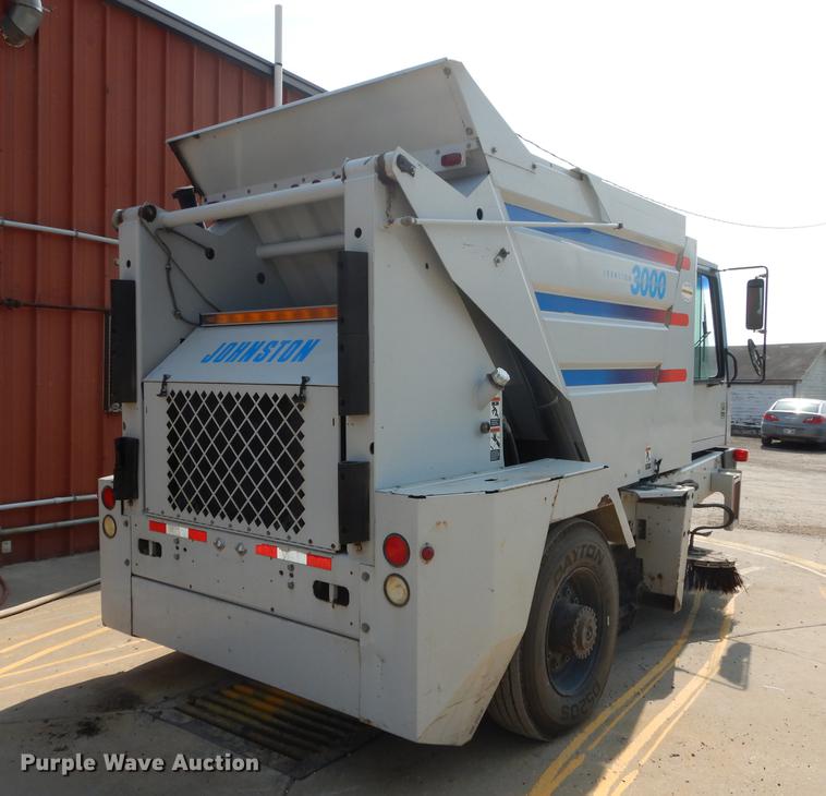 image for item DD0834 1997 Johnston 3000 street sweeper