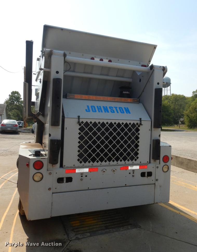 image for item DD0834 1997 Johnston 3000 street sweeper
