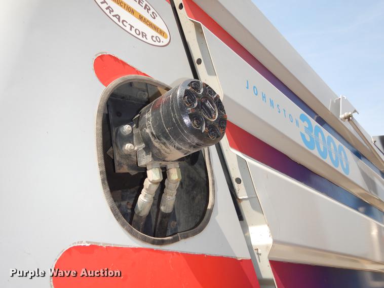 image for item DD0834 1997 Johnston 3000 street sweeper