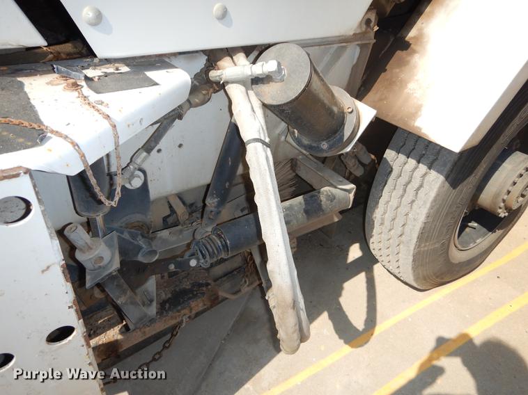 image for item DD0834 1997 Johnston 3000 street sweeper
