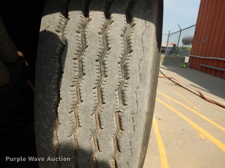 image for item DD0834 1997 Johnston 3000 street sweeper