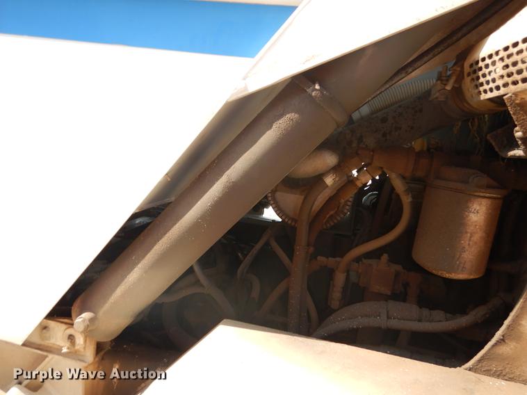 image for item DD0834 1997 Johnston 3000 street sweeper